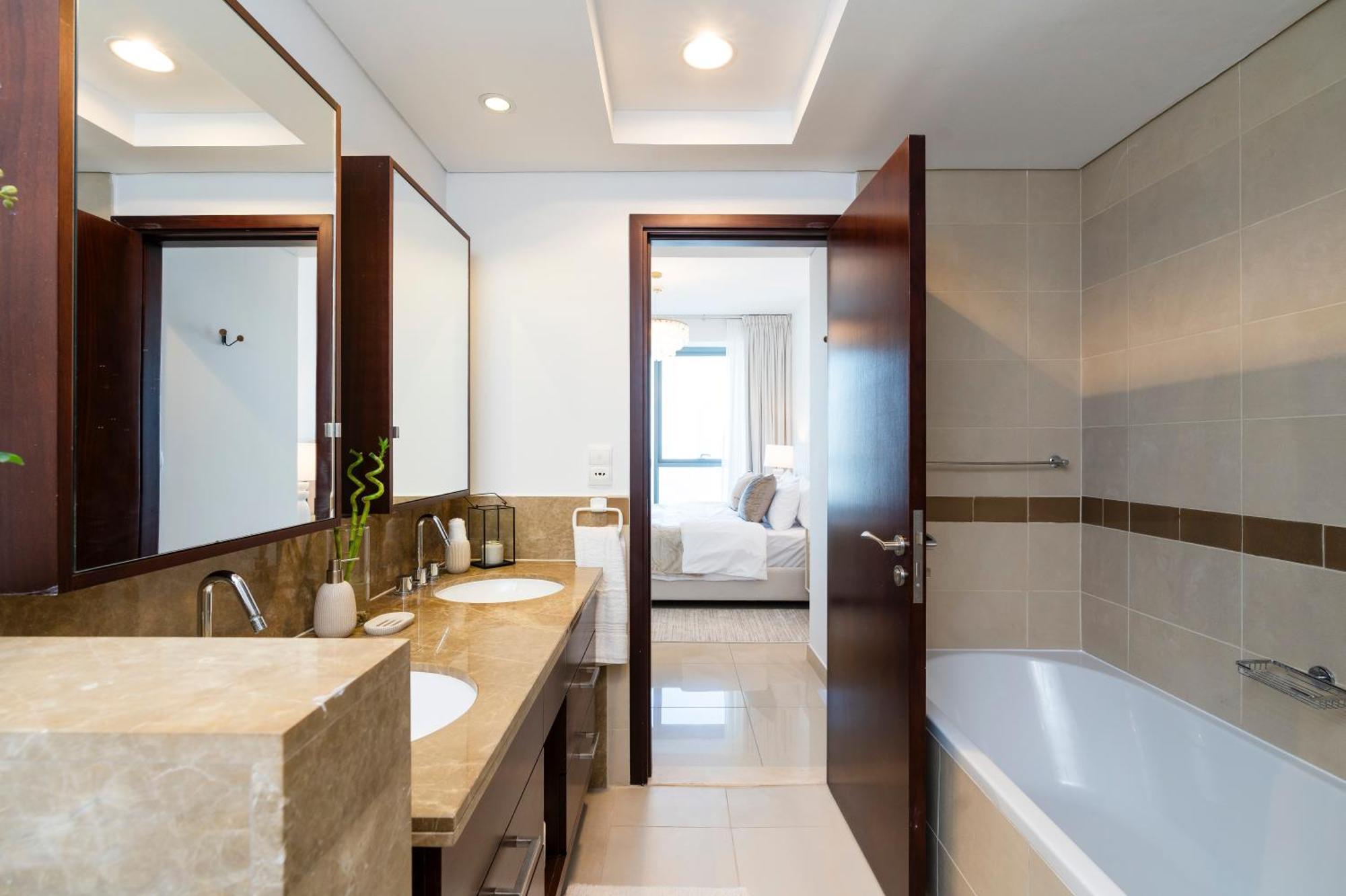 Prestige Living 2Br With Full Burj Khalifa And Fountain View By Auberge Dubai Esterno foto